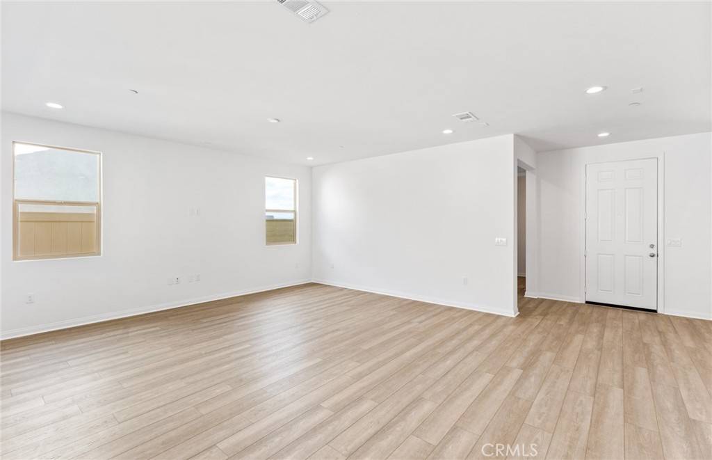 Lake Elsinore, CA 92530,4074 Madonna CIR