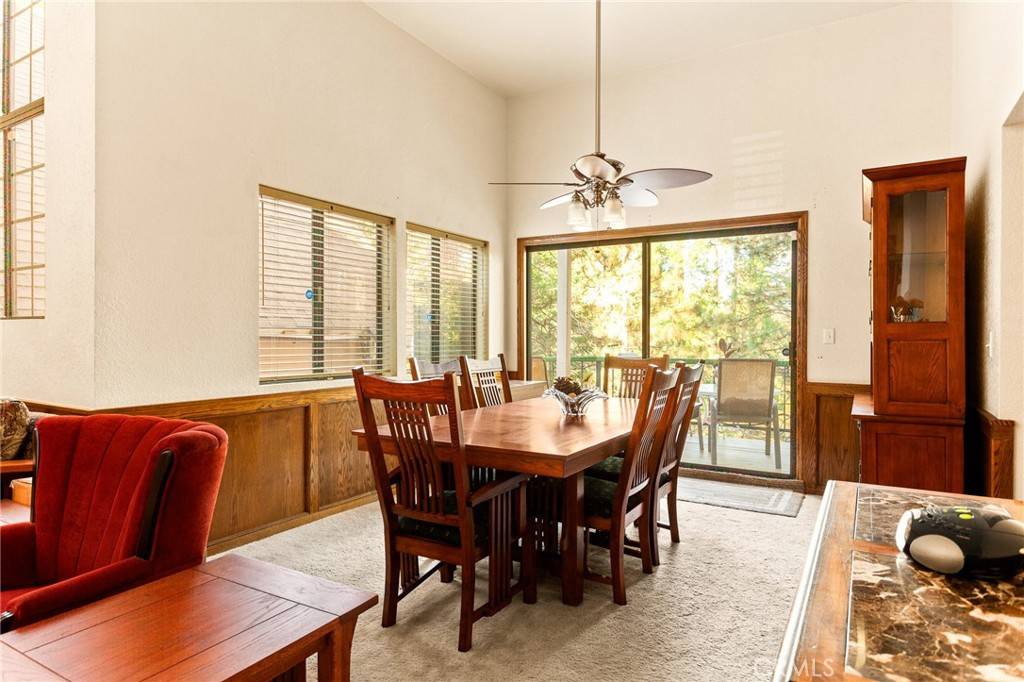 Lake Arrowhead, CA 92352,27494 White Fir DR