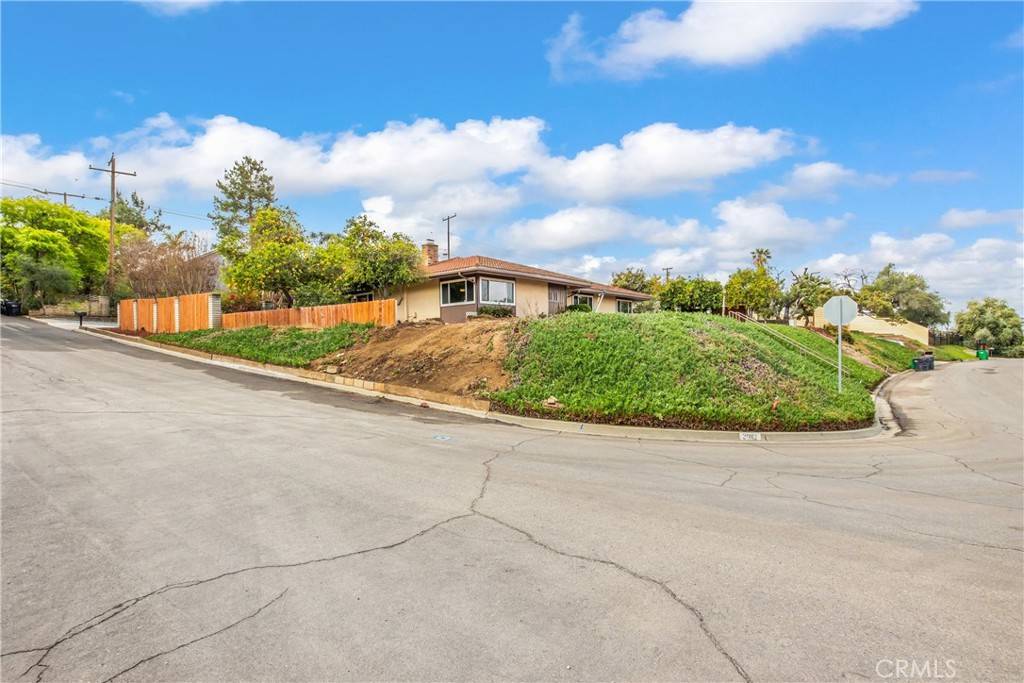 Riverside, CA 92507,20112 Westpoint DR