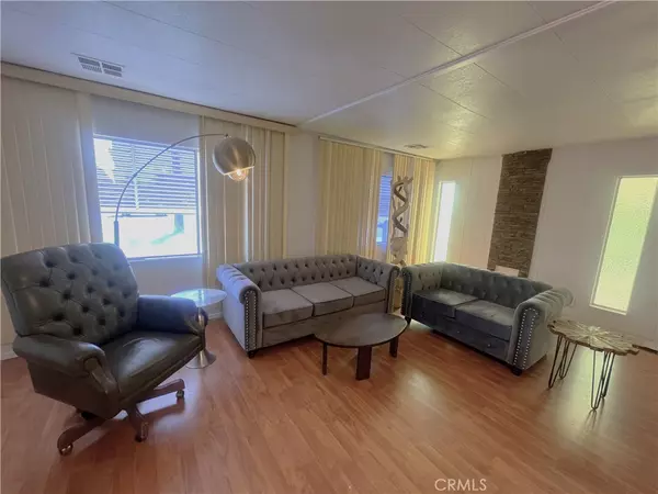 Riverside, CA 92503,9391 California AVE #30