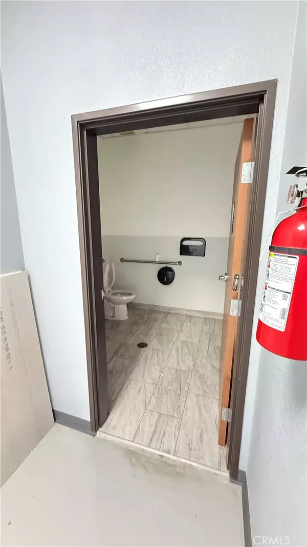 San Bernardino, CA 92405,1233 N E ST