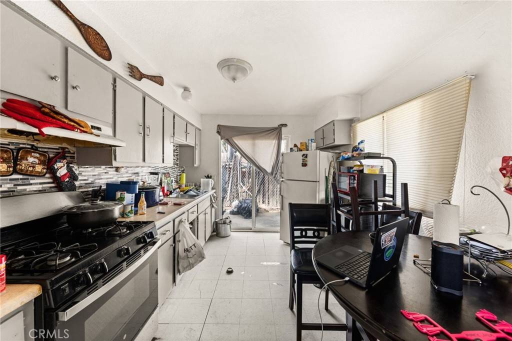 Hemet, CA 92543,281 N Valley View DR