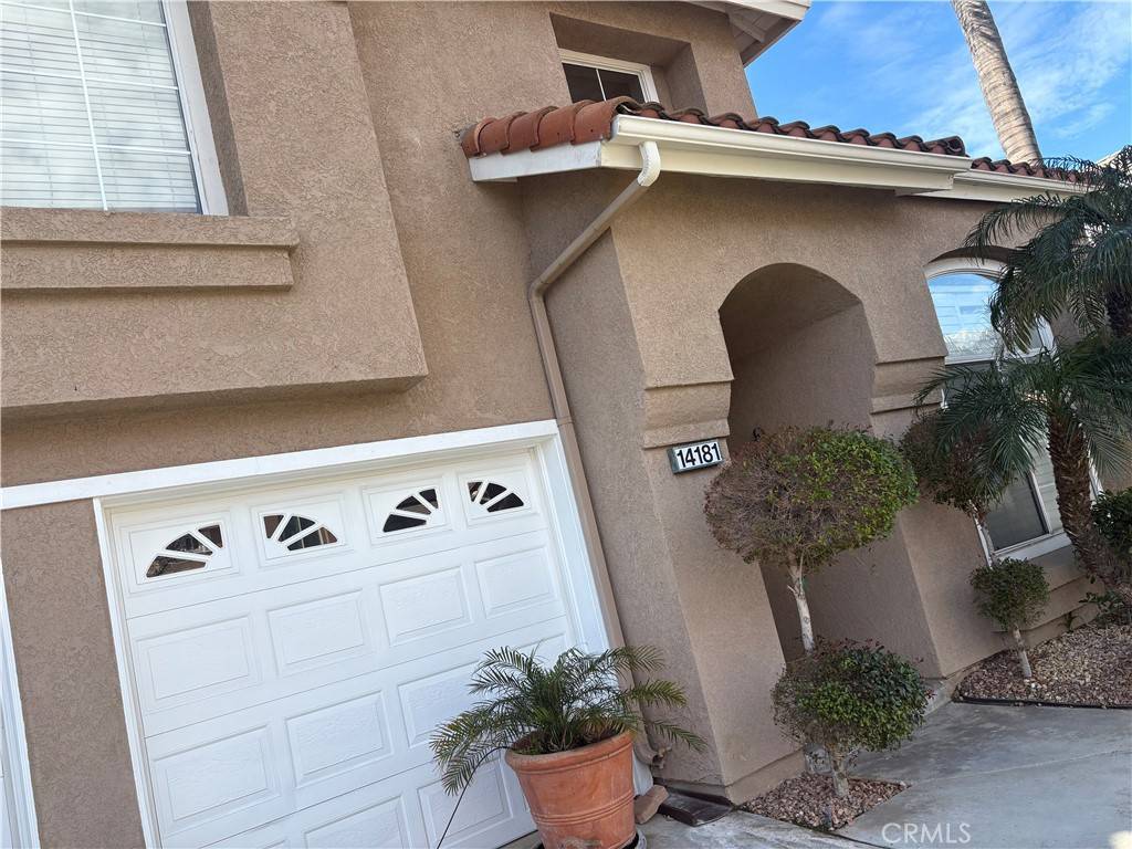 Fontana, CA 92336,14181 Redondo CT