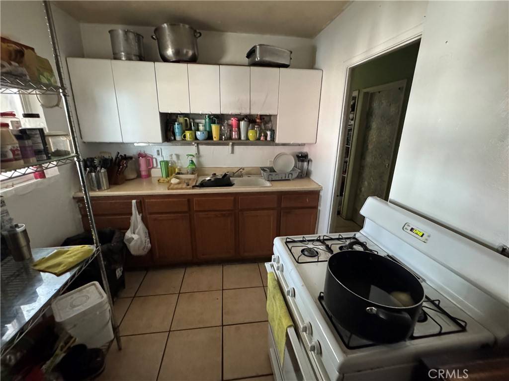 San Bernardino, CA 92410,2216 Greenwood ST