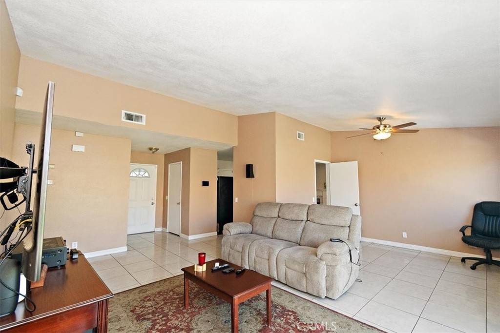 Rialto, CA 92376,716 N Teakwood AVE