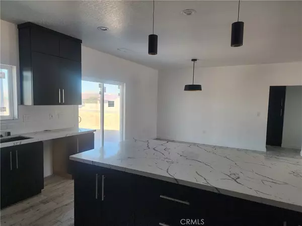 Apple Valley, CA 92308,21048 Nisqually RD