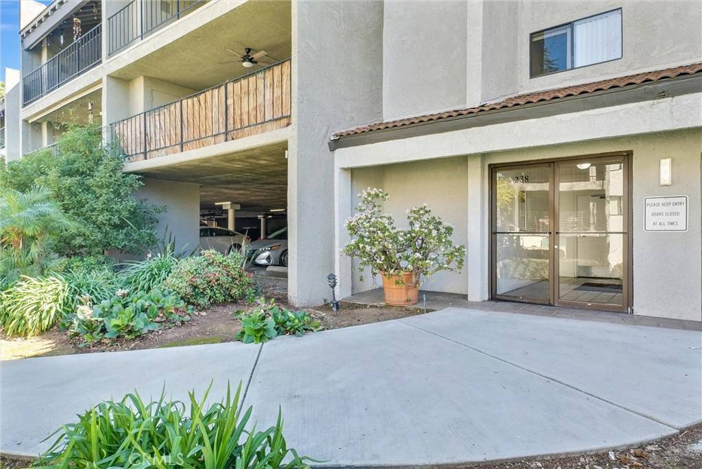 Redlands, CA 92373,238 E Fern AVE #201