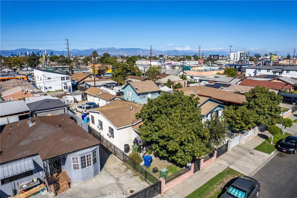 Los Angeles, CA 90003,215 E 73rd ST