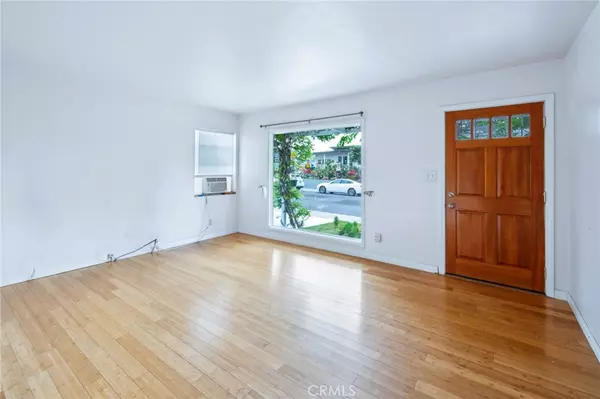San Diego, CA 92105,5228 N Thorn ST