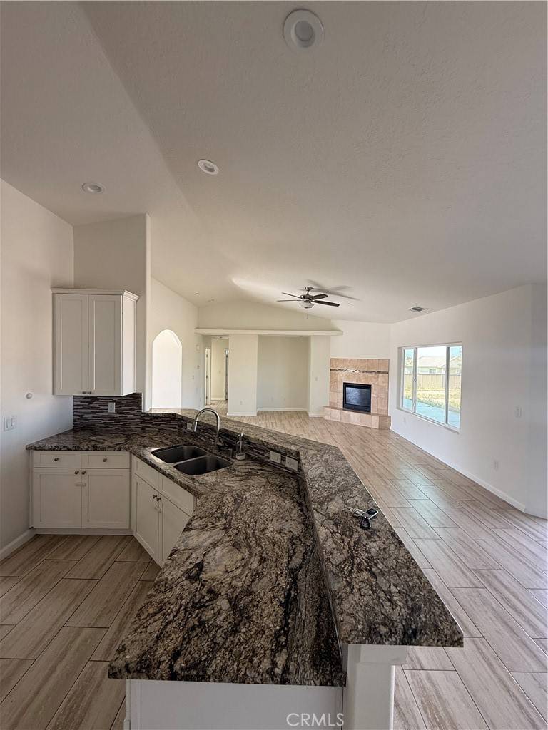 Hesperia, CA 92345,9811 Balsam AVE