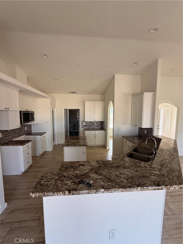 Hesperia, CA 92345,9811 Balsam AVE