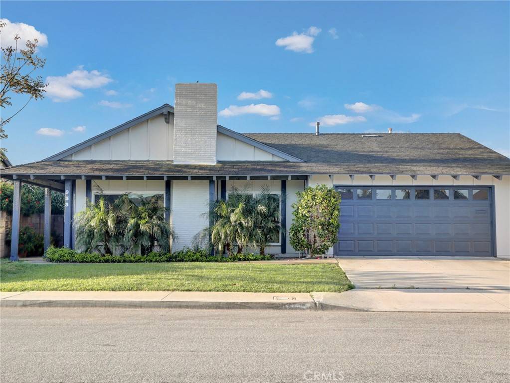 933 Carnation AVE, Costa Mesa, CA 92626
