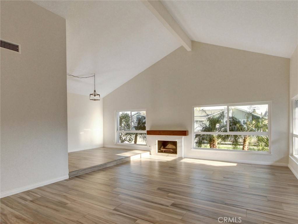 Costa Mesa, CA 92626,933 Carnation AVE