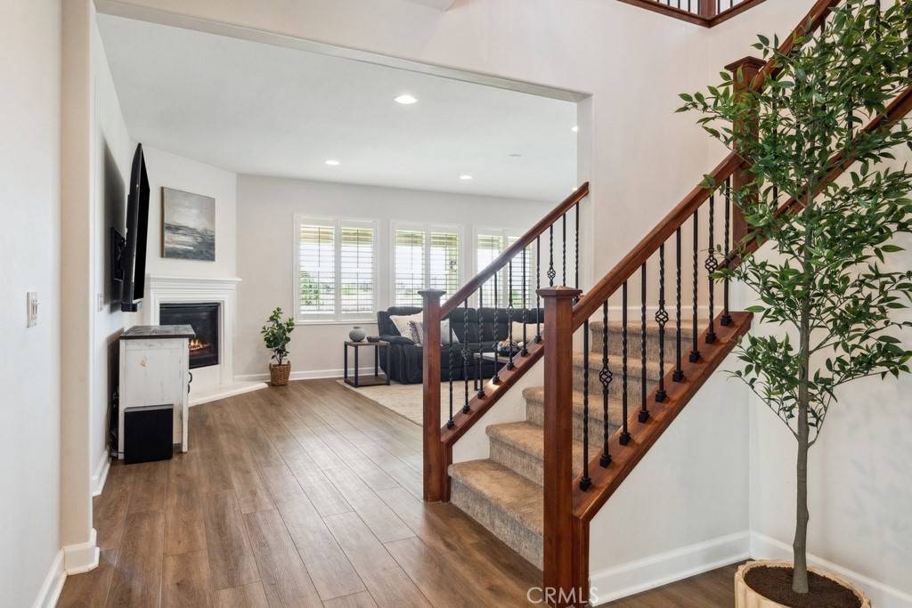Corona, CA 92882,1327 Alee CIR