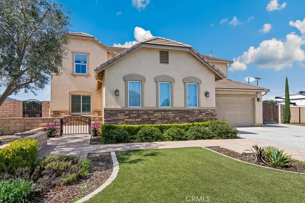 Corona, CA 92882,1327 Alee CIR
