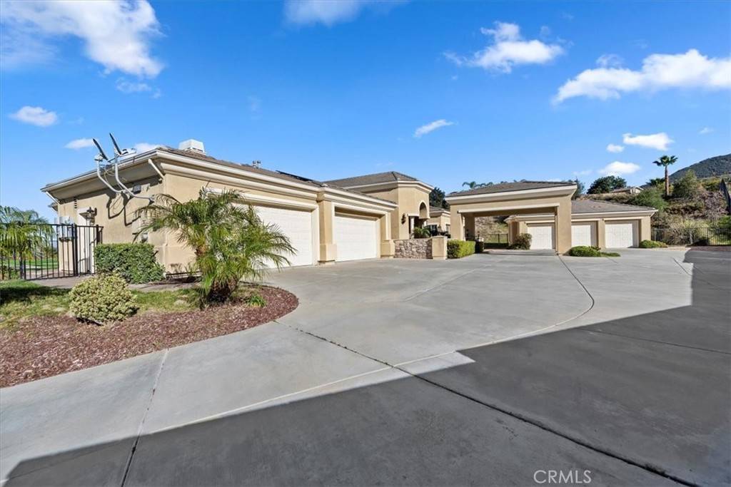 Corona, CA 92881,4195 Robby CIR