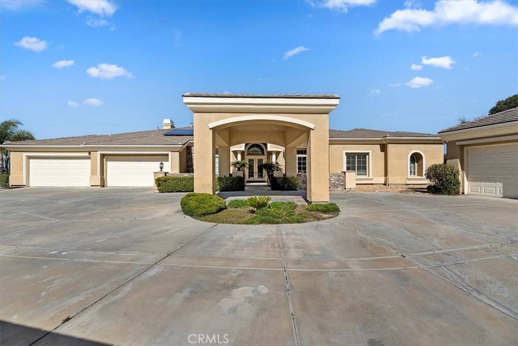 4195 Robby CIR, Corona, CA 92881