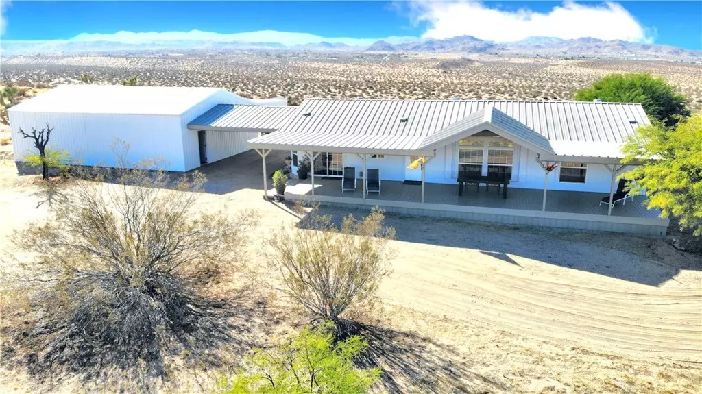 Landers, CA 92285,406 Rainbow RD