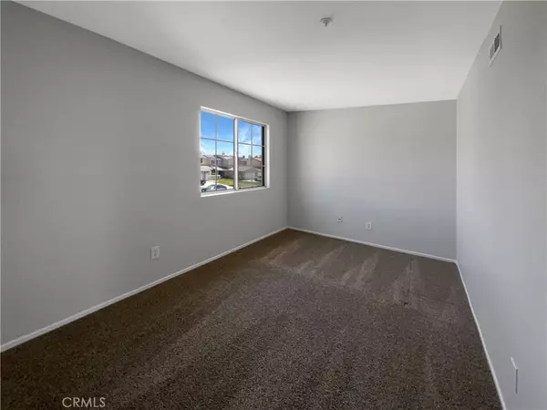 Fontana, CA 92336,6640 Logan AVE