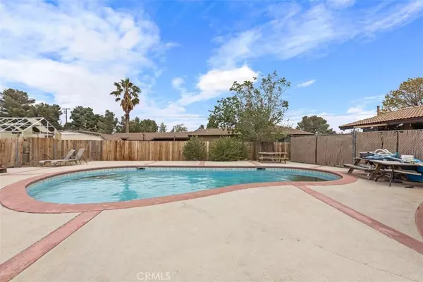 14182 Gayhead Rd, Apple Valley, CA 92307