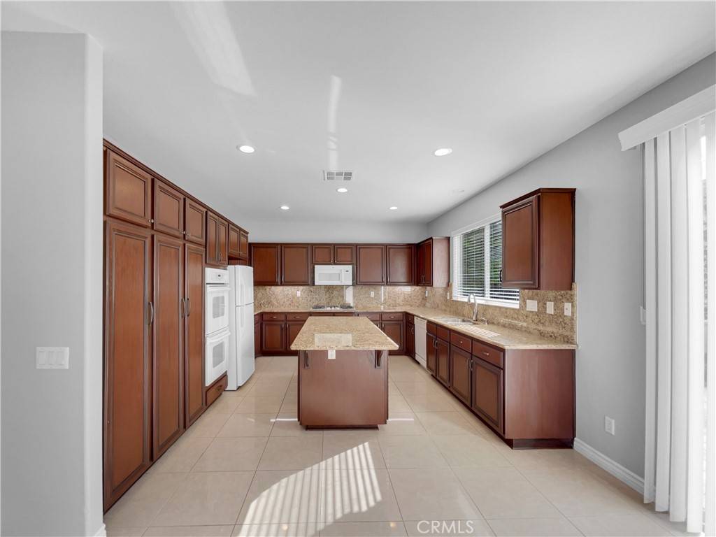 Murrieta, CA 92562,23451 Karen PL