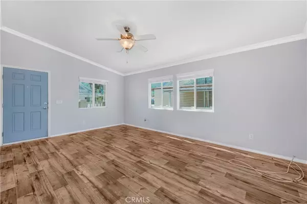 Corona, CA 92878,4901 Green River RD #150