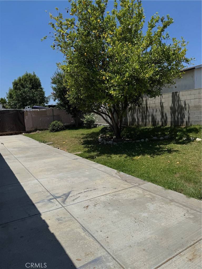 Rialto, CA 92376,518 E 2nd ST