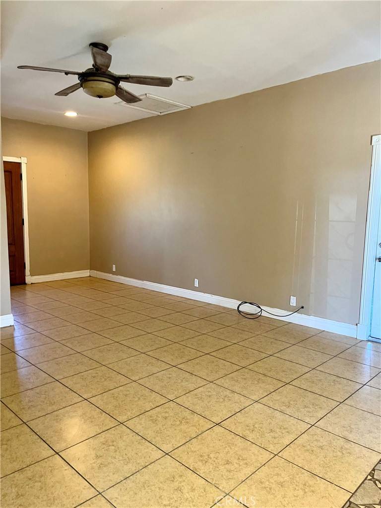 Hesperia, CA 92345,10715 3rd AVE
