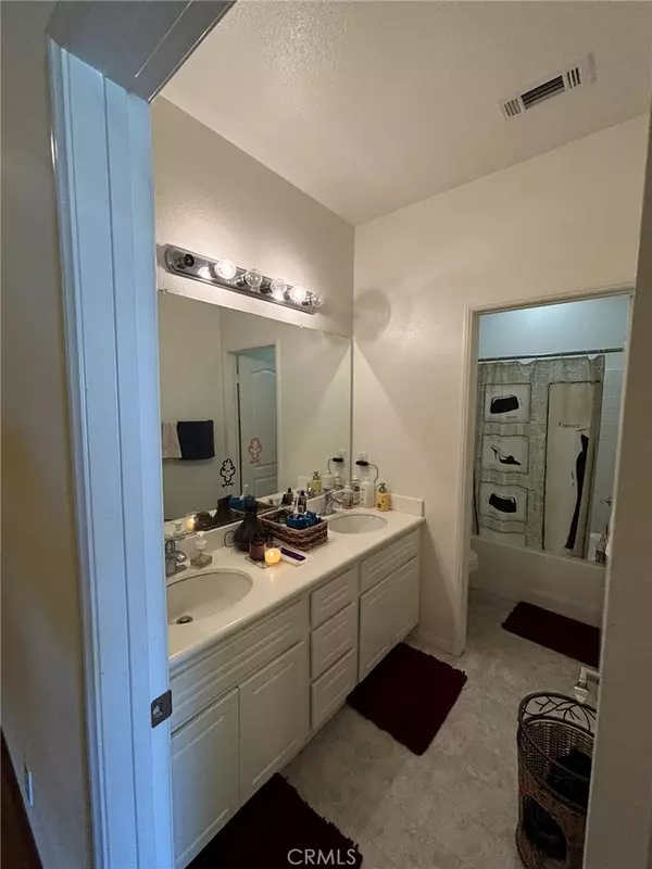 Fontana, CA 92336,14987 Pepperdine DR