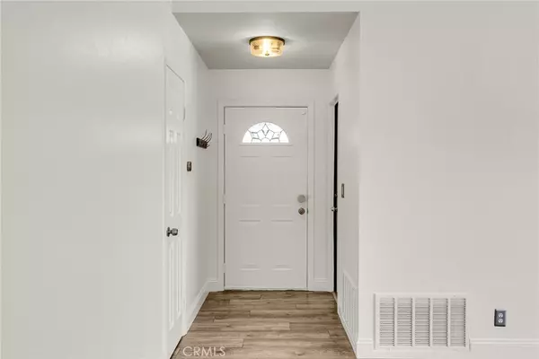 Corona, CA 92879,992 Redwood CT