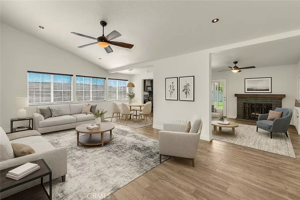 Corona, CA 92879,992 Redwood CT