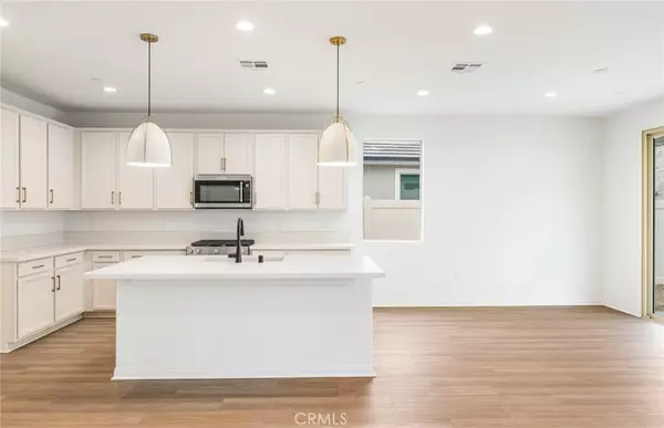 Lake Elsinore, CA 92530,4085 Hudson LN