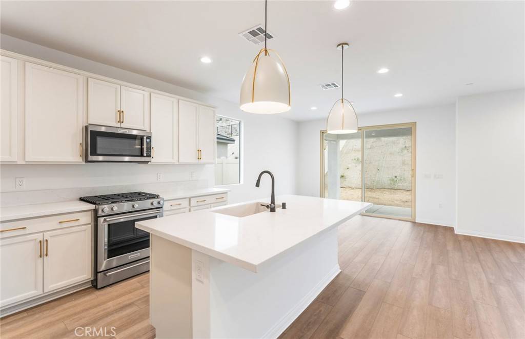Lake Elsinore, CA 92530,4085 Hudson LN