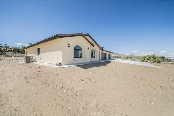 Pinon Hills, CA 92372,1483 Smoke Tree RD