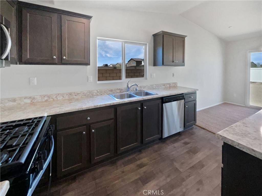 Adelanto, CA 92301,10304 Saddleback DR