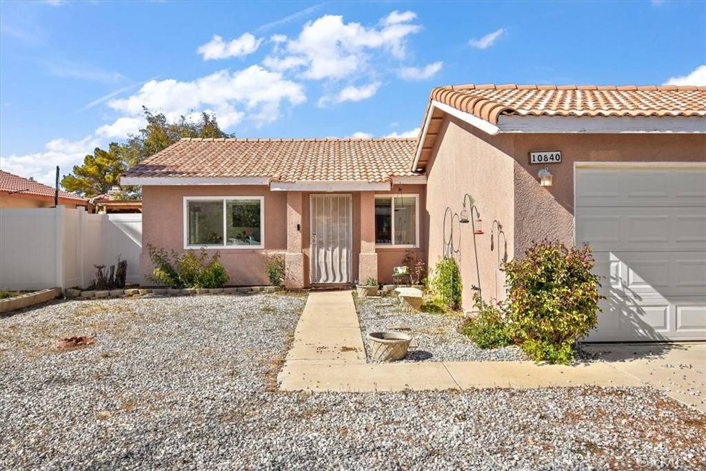 Adelanto, CA 92301,10840 Gates ST