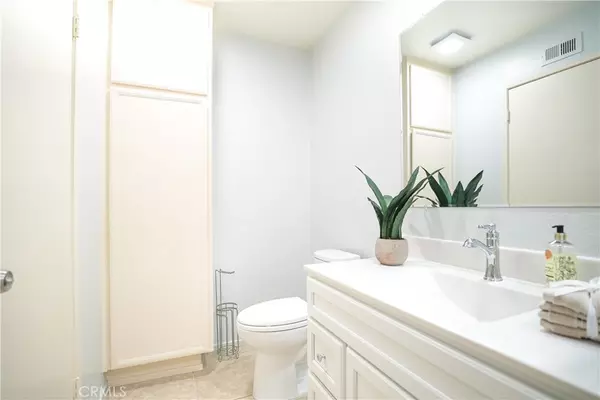 Vista, CA 92081,936 Lupine Hills DR #36