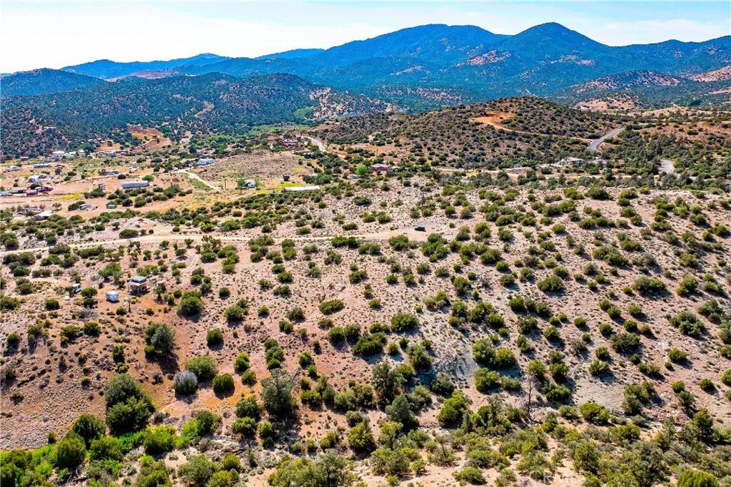 26000 Arabian PL, Tehachapi, CA 93561