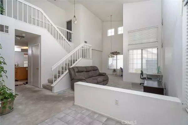 Fontana, CA 92336,8082 Milan CT