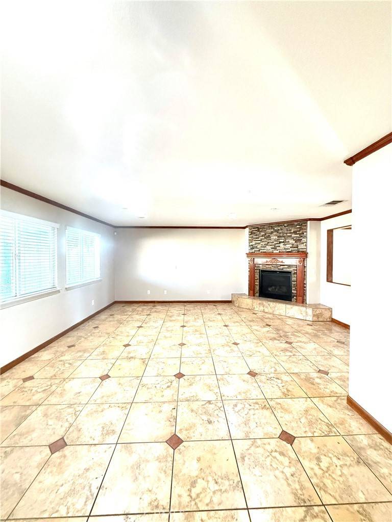 Fontana, CA 92336,5809 Reagan DR