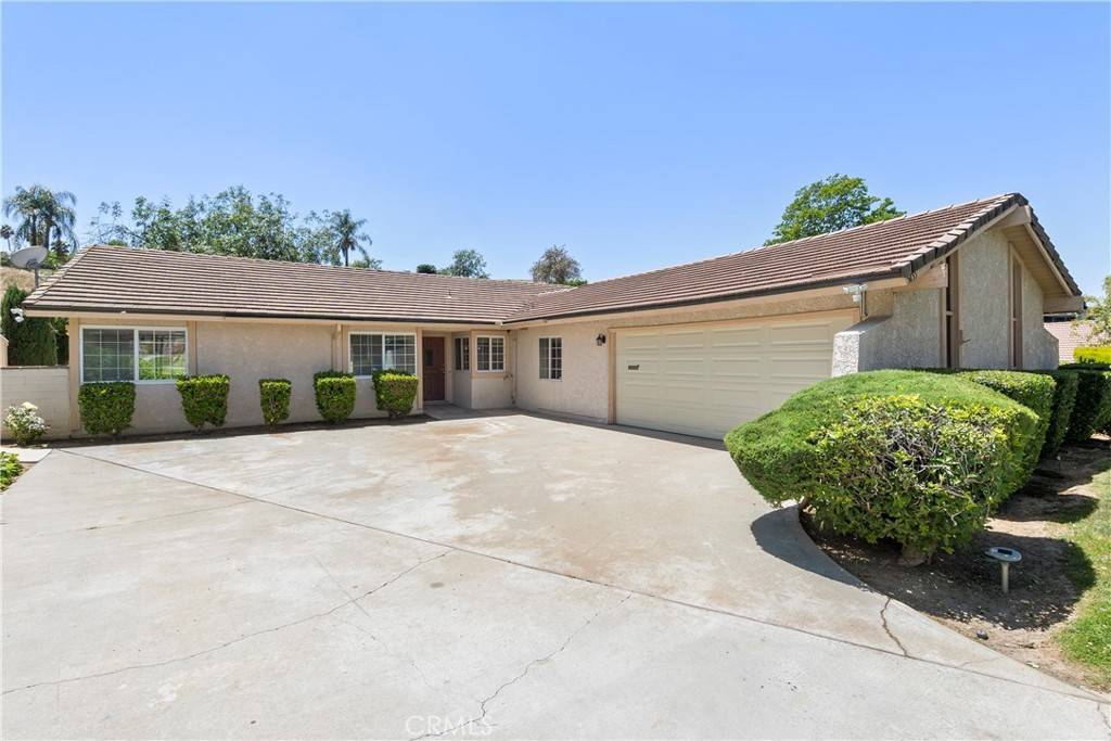 5655 Via Mensabe, Riverside, CA 92506