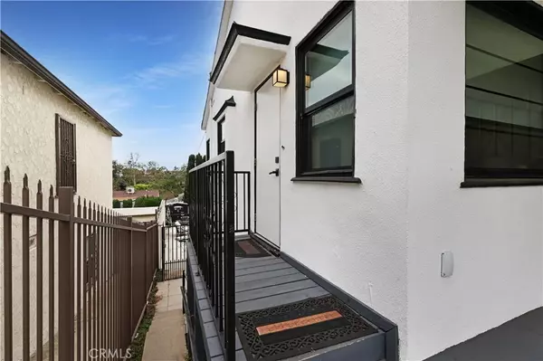Los Angeles, CA 90056,5853 S La Brea AVE