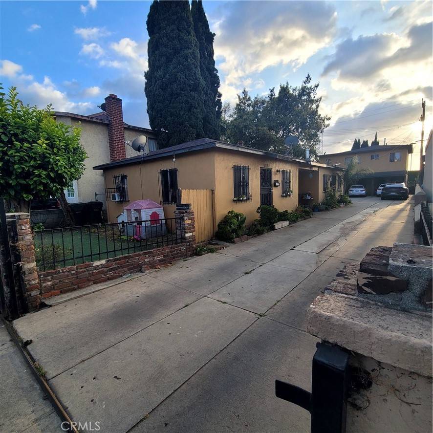 Bell Gardens, CA 90201,6527 Marlow AVE