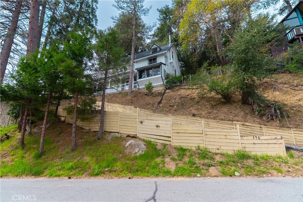 Crestline, CA 92325,356 Wylerhorn DR