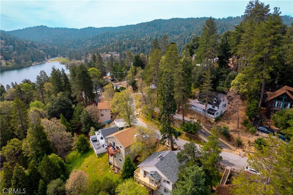 Crestline, CA 92325,356 Wylerhorn DR