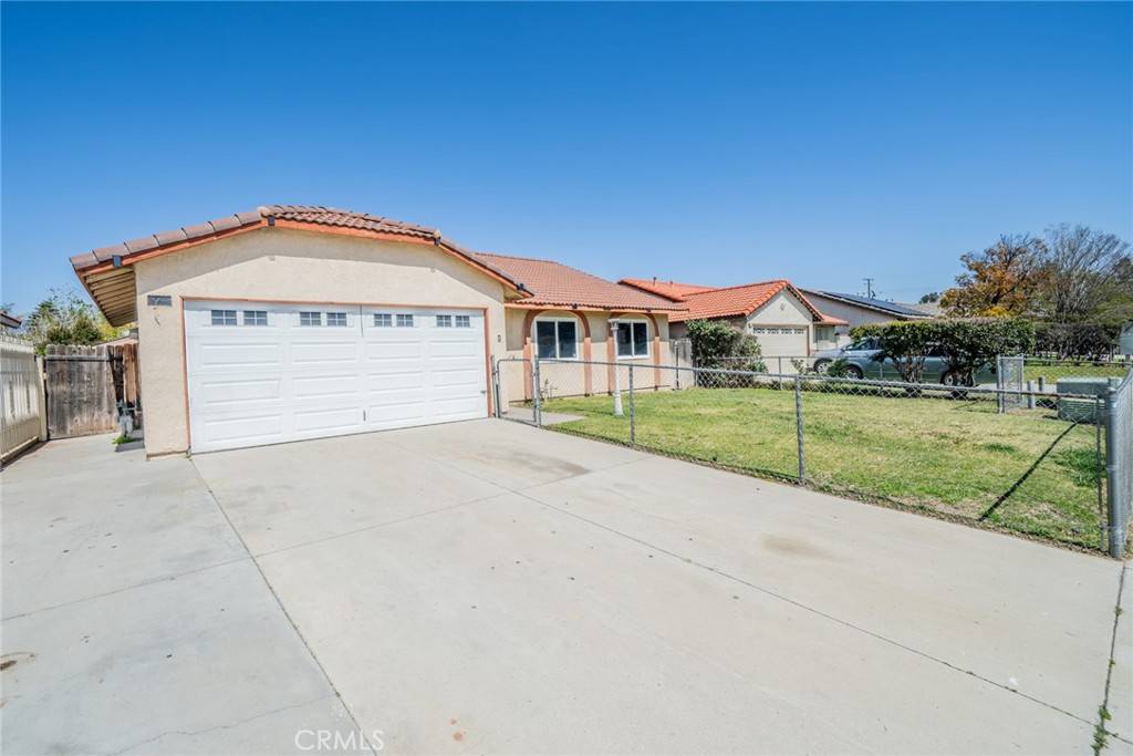 Fontana, CA 92335,15060 Manzanita DR