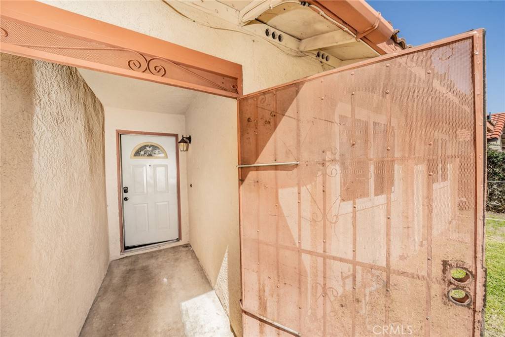 Fontana, CA 92335,15060 Manzanita DR