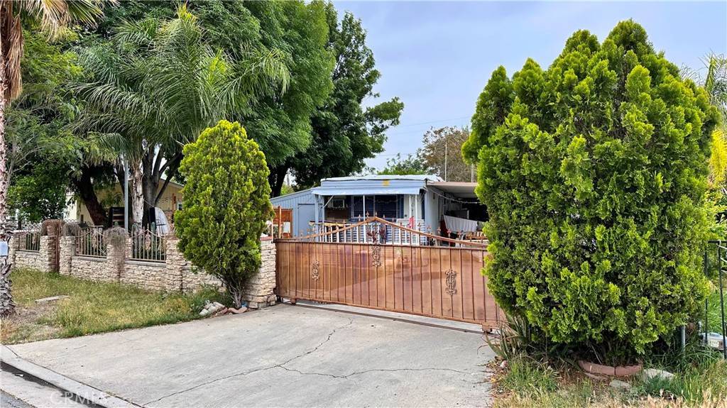 1676 Amethyst DR, Perris, CA 92571