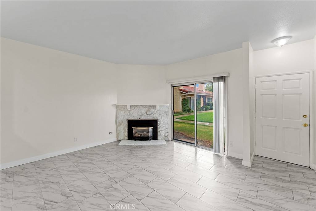 Victorville, CA 92395,16465 Green Tree BLVD #19