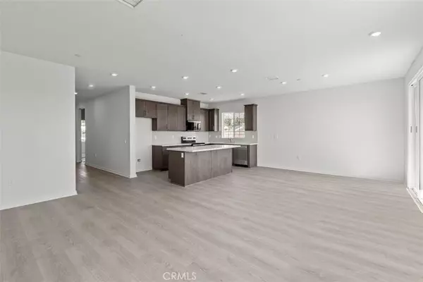 Moreno Valley, CA 92557,25903 Melnik CT